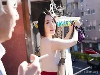 Lão hàng xóm số hưởng và em hàng xóm dễ dãi