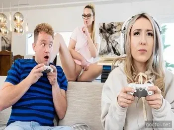 Quyến rũ bạn trai của cô bạn thân khi ghé nhà chơi